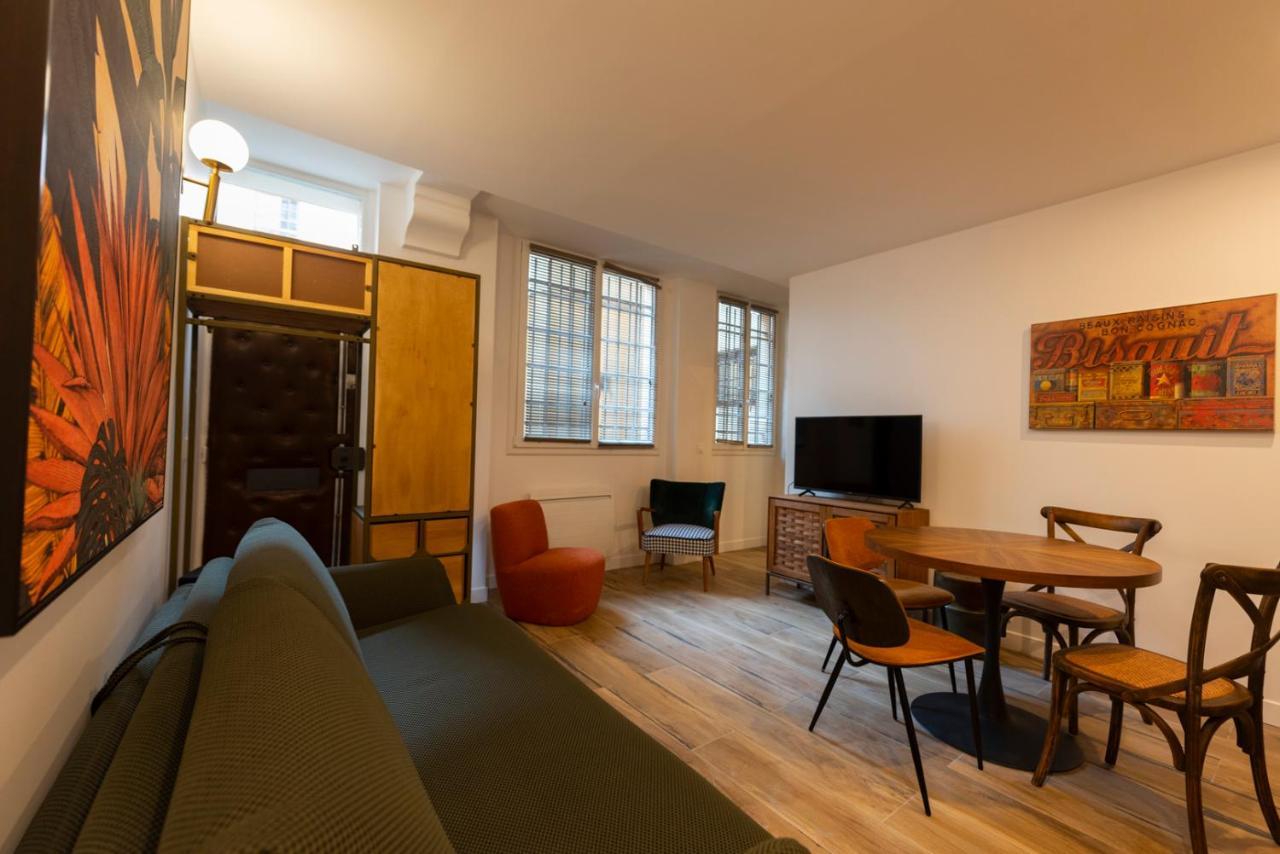 Au Pied De La Tour Apartment Paris Exterior photo