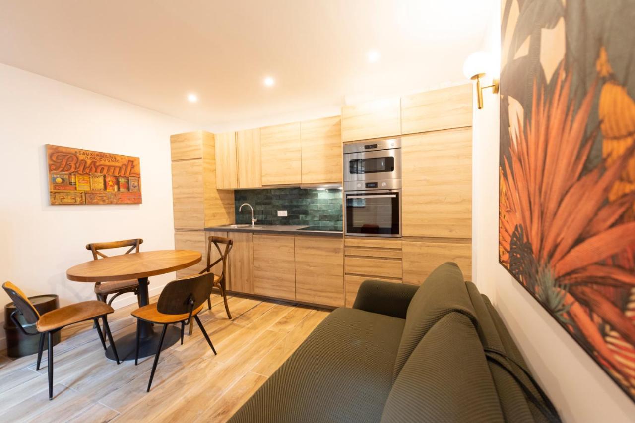 Au Pied De La Tour Apartment Paris Exterior photo