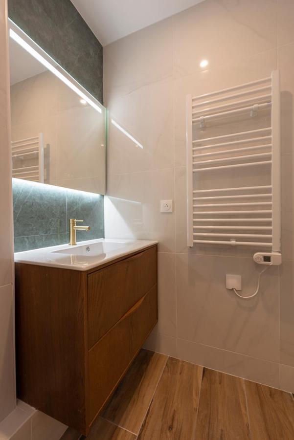 Au Pied De La Tour Apartment Paris Exterior photo