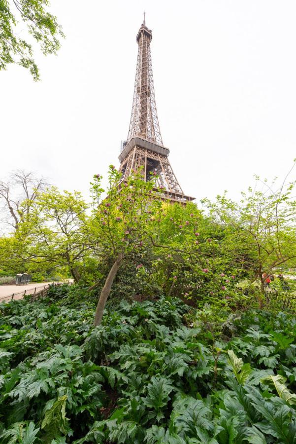 Au Pied De La Tour Apartment Paris Exterior photo
